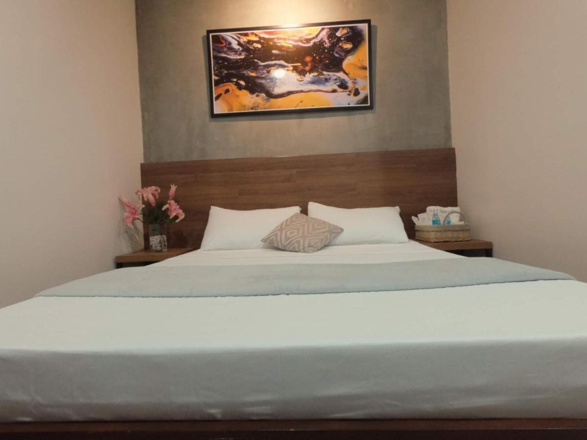 A&E Apartelle Bacolod Buitenkant foto