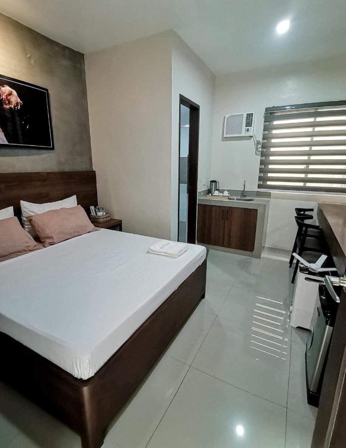 A&E Apartelle Bacolod Buitenkant foto