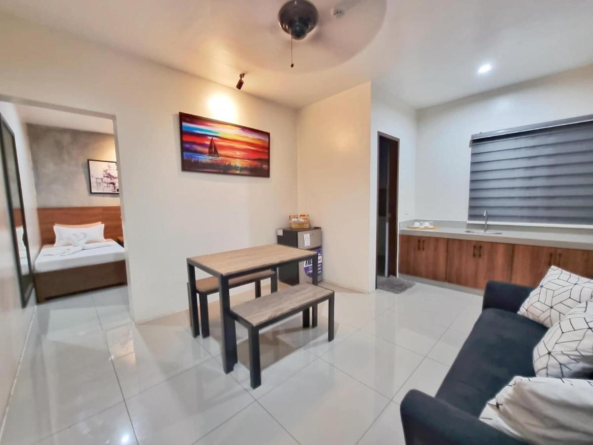 A&E Apartelle Bacolod Buitenkant foto