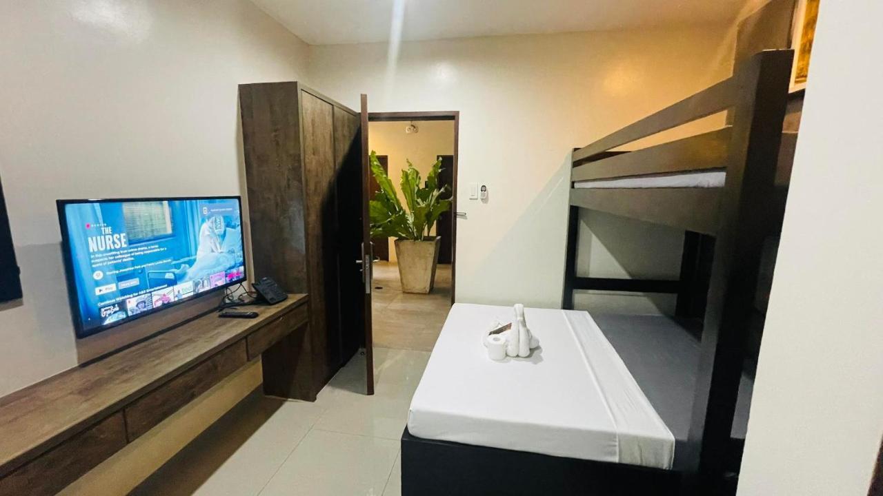 A&E Apartelle Bacolod Buitenkant foto