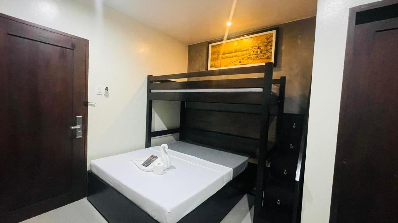A&E Apartelle Bacolod Buitenkant foto